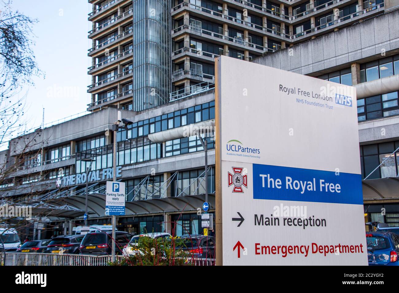 LONDON - JANUAR 2019: Das Royal Free London Hospital in Hampstead. Ein großes Lehrkrankenhaus im Nordwesten Londons. Stockfoto