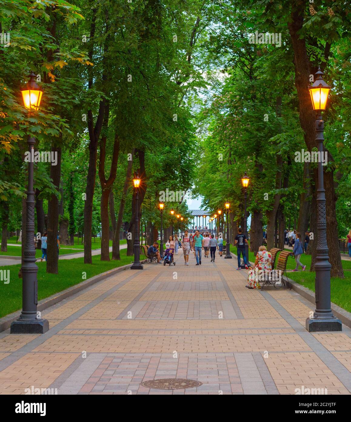 Volodymyrska Hügel Menschen Park Kiew Stockfoto