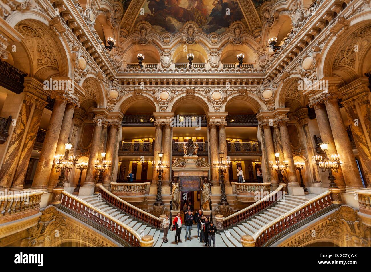 Das prunkvolle Interieur der Opéra Garnier in Paris, Frankreich Stockfoto