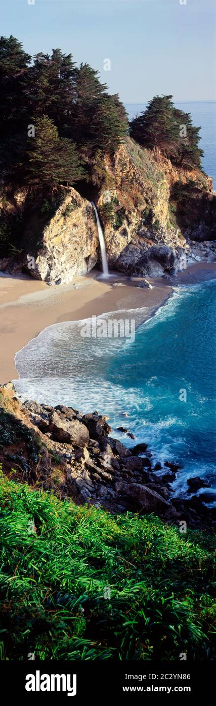 Sandstrand von Julia Pfeiffer Burns State Park, Kalifornien, USA Stockfoto