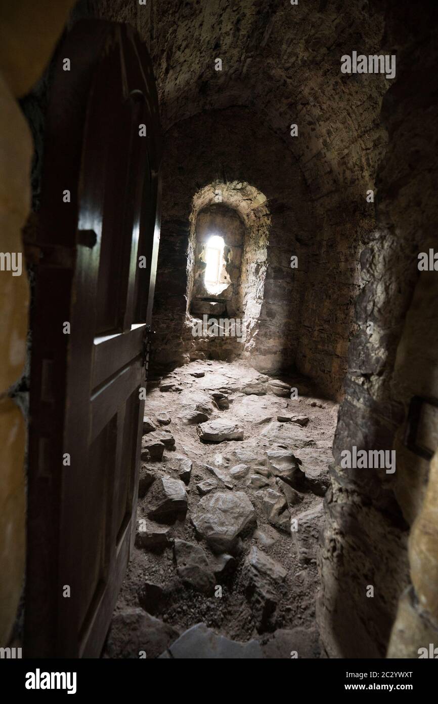 Innenräume jetzt in einem Zustand der Ruine, Doune Castle, Stirling, Schottland, Großbritannien, Europa Stockfoto