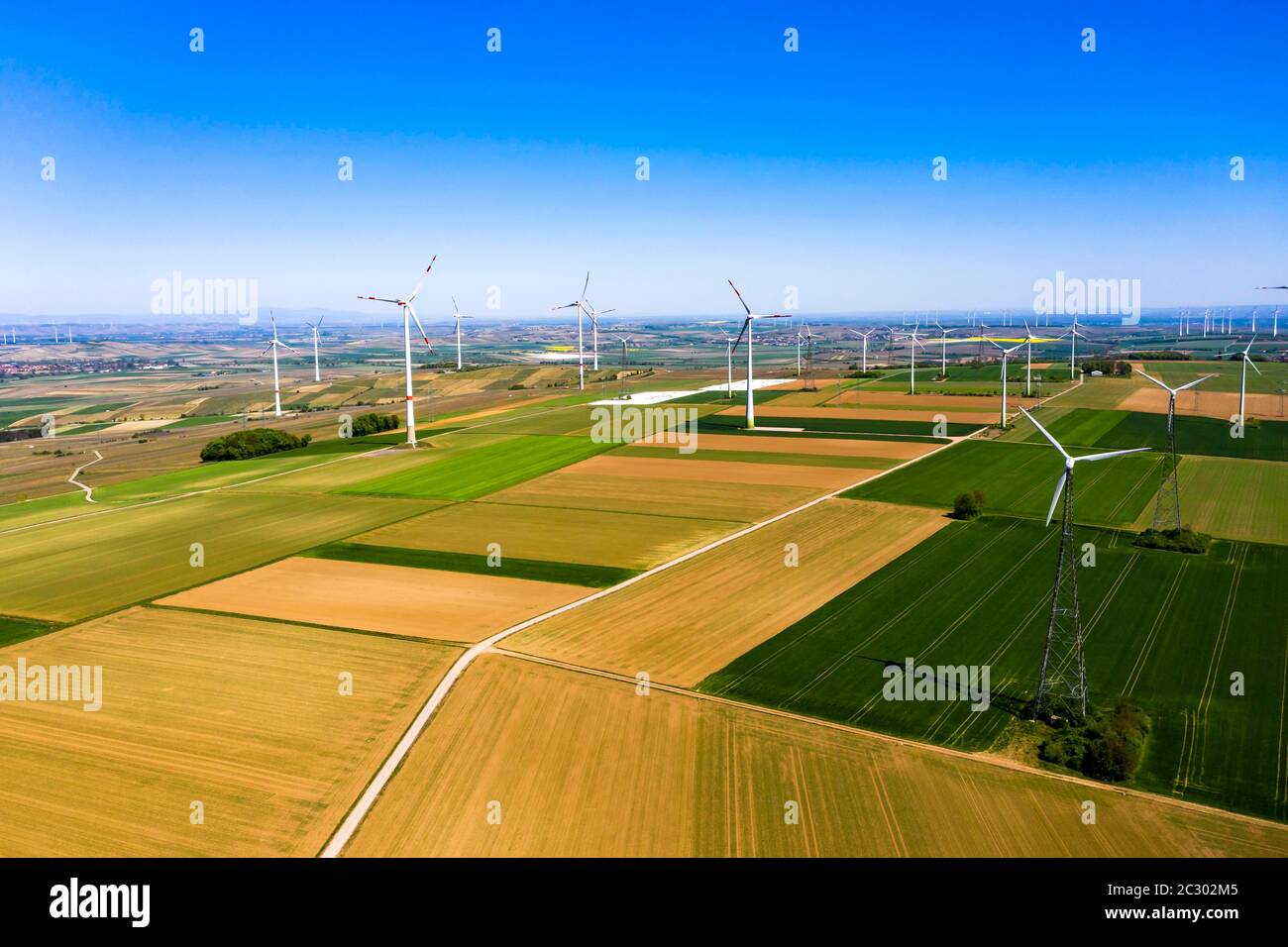 Luftbild, Windpark, Windkraftanlagen, erneuerbare Energie durch Wind, Gabsheim. Rheinland-Pfalz, Deutschland Stockfoto
