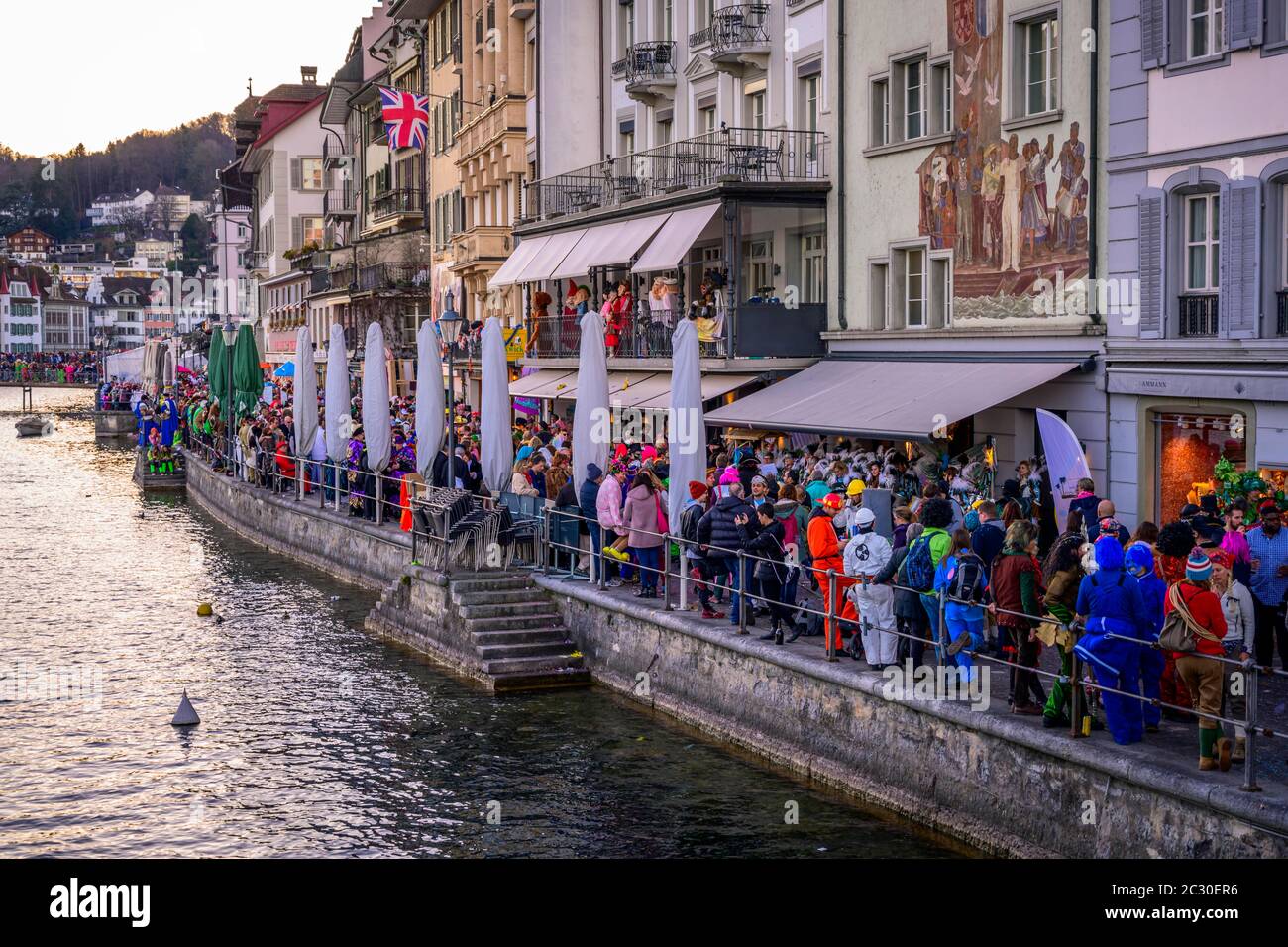 Feiern in der Altstadt, Rosenmontag, Guedismaentig, Luzerner Karneval, Luzern, Schweiz Stockfoto