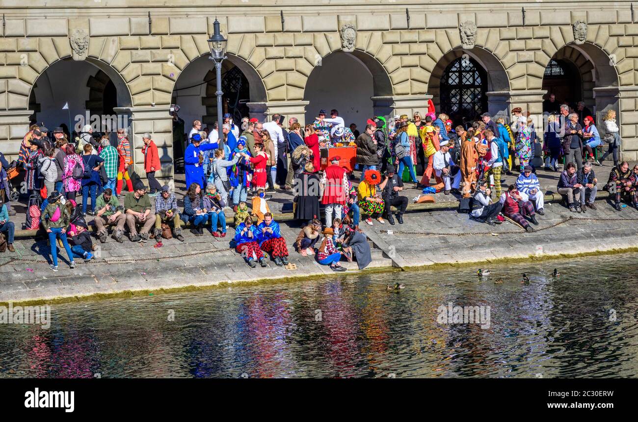 Festlichkeiten am Rathausquai in der Altstadt, Karnevalsmontag, Guedismaentig, Luzerner Karneval, Luzern, Schweiz Stockfoto