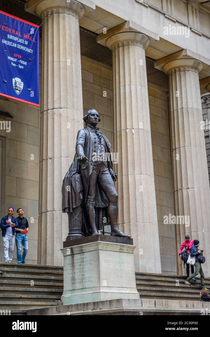 George Washington Memorial vor der Federal Hall in Wall Street, Financial District, Manhattan, New York City, New York State, USA Stockfoto