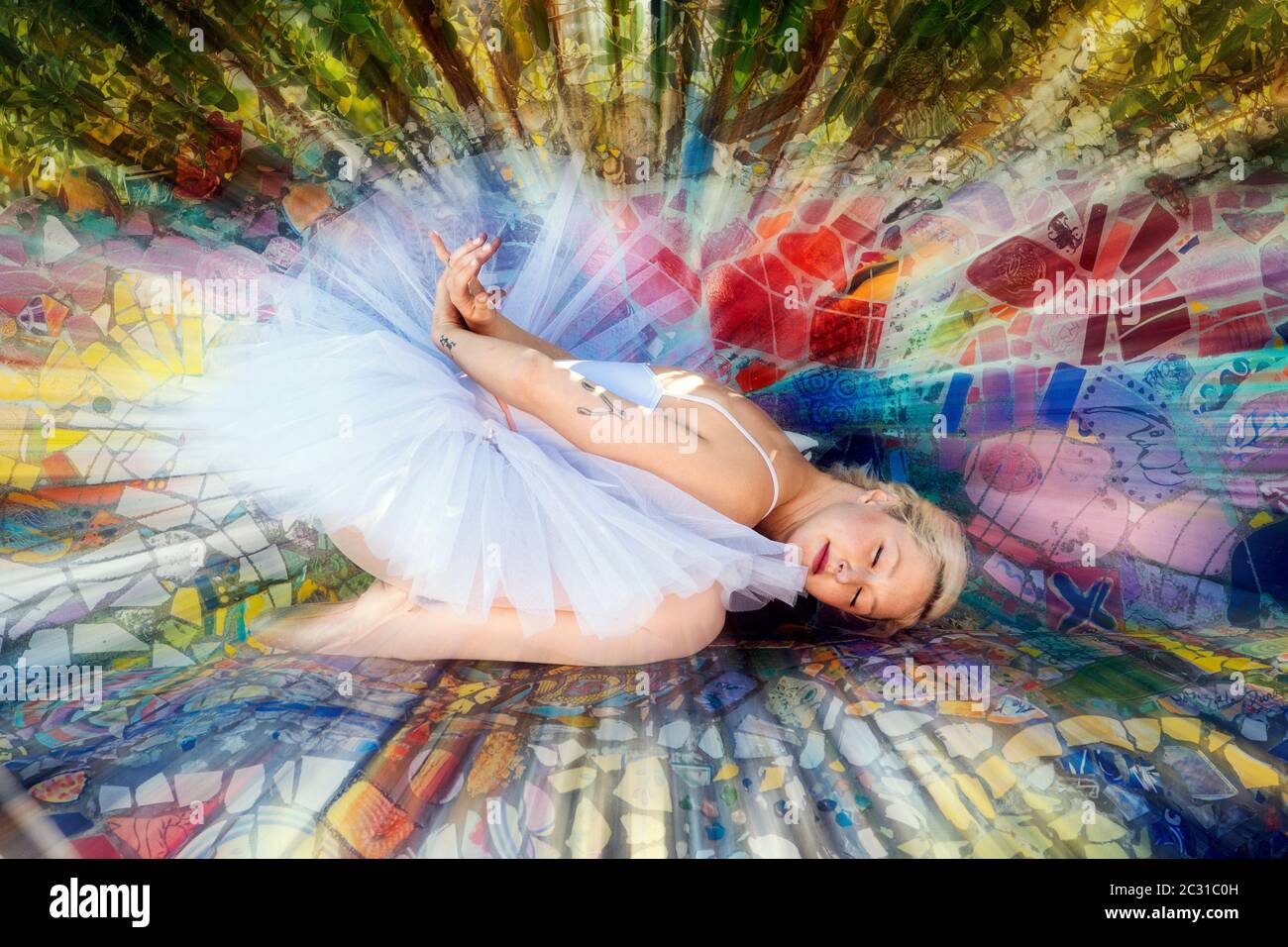 Nahaufnahme der Balletttänzerin im Mosaic Tile House, Venedig, Kalifornien, USA Stockfoto