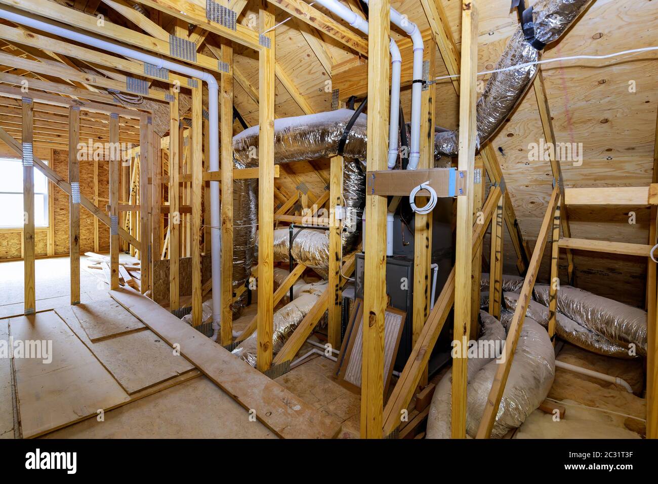 Nahaufnahme des Daches auf Stock unter Home Balken Bau Rahmenwände gebaut Rahmen Haus gebaut Stockfoto