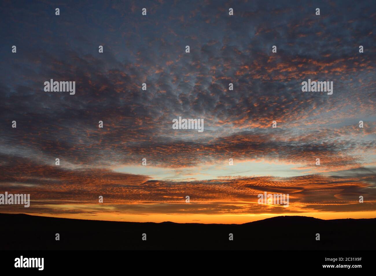 Sonnenaufgang im Herbst in der oberlausitz Stockfoto