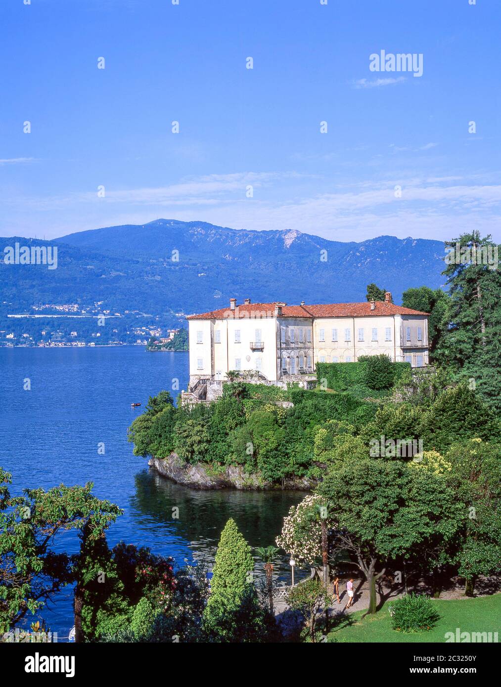 Blick auf den Lago Maggiore vom Hotel Majestic, Pallanza, Provinz Verbano-Cusio-Ossola, Piemonte (Piemont) Region, Italien Stockfoto