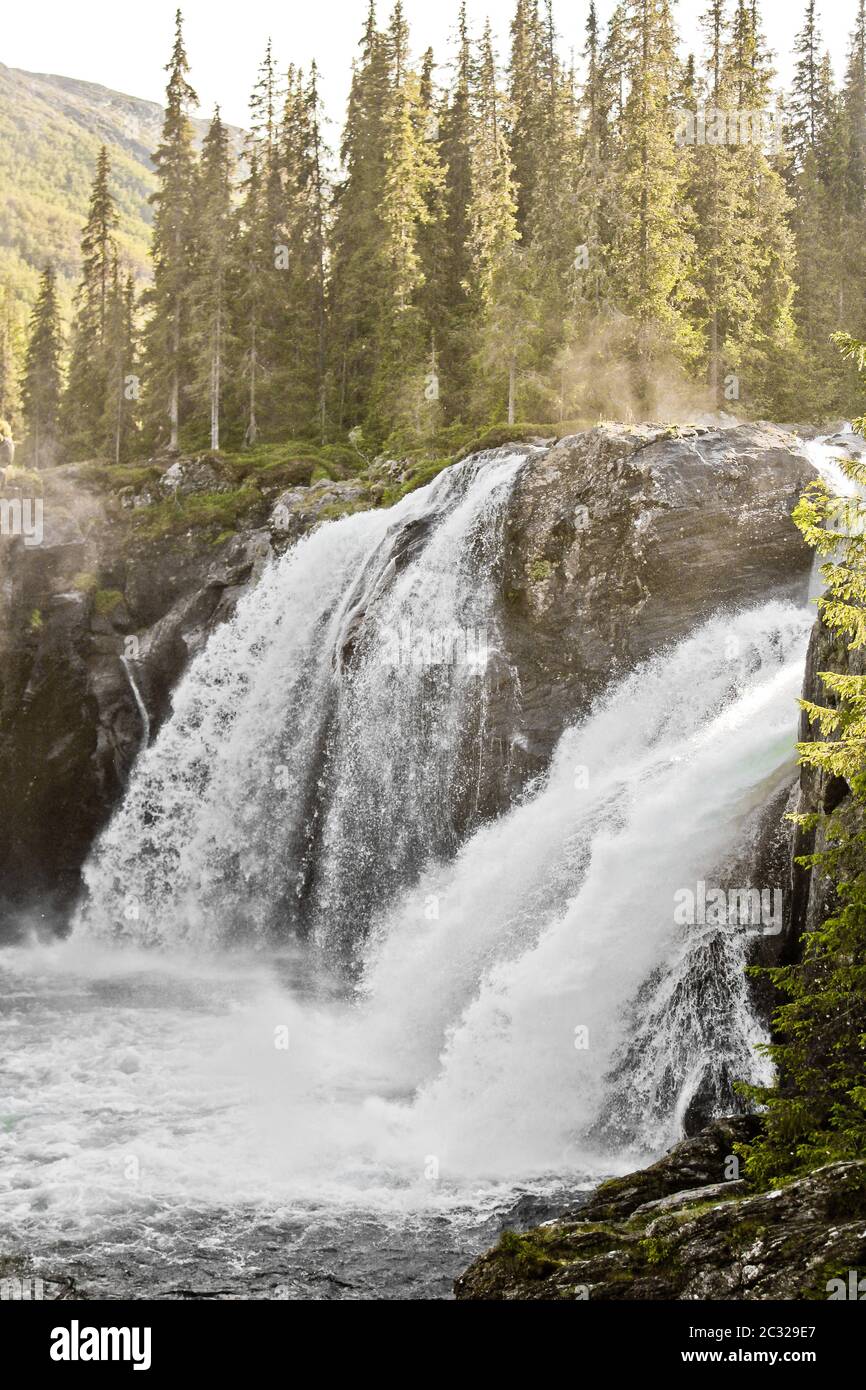 Die schönsten Wasserfall Europas. In Hemsedal, Buskerud, Norwegen Rjukandefossen. Stockfoto