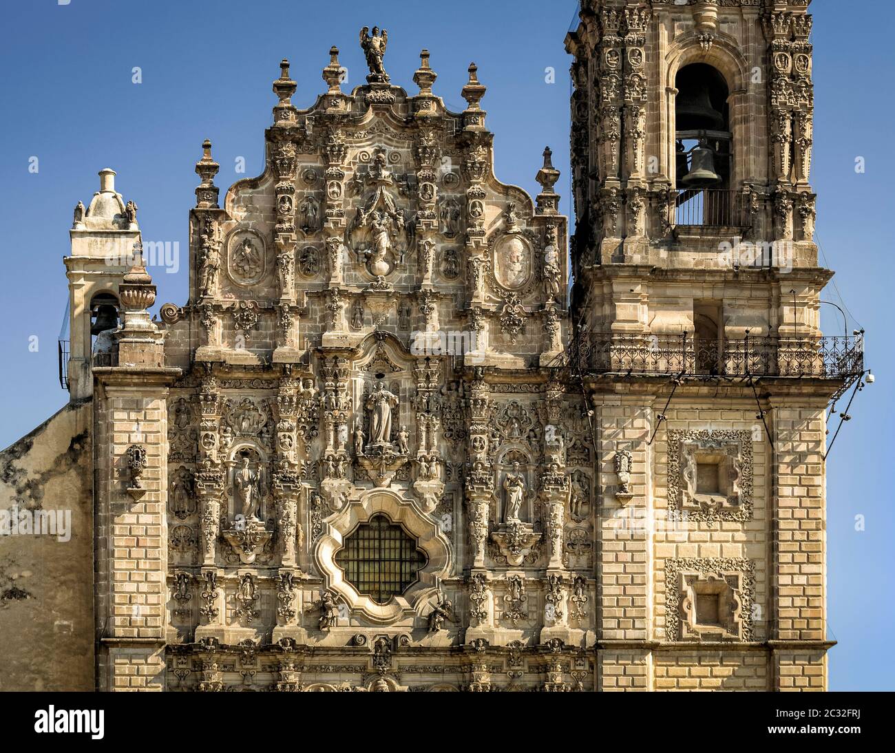 Der barocke Tempel von San Francisco Javier en Tepotzotlan im Bundesstaat Mexiko, Mexiko. Stockfoto