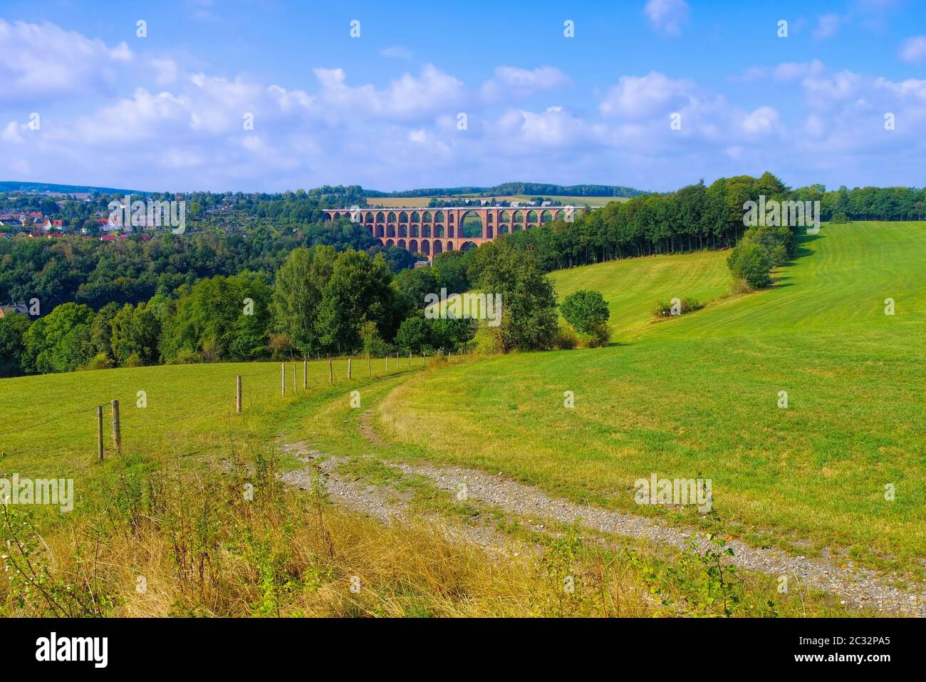 Goeltzsch Viadukt Eisenbahnbrücke in Sachsen, Deutschland - Weltgrößte backstein Brücke Stockfoto