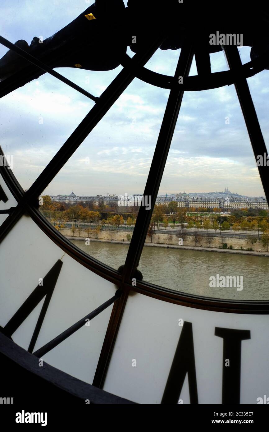 Paris, Frankreich, November 2017: Große Uhr im Musée d'Orsay, Paris, Ile-de-France, Frankreich Stockfoto