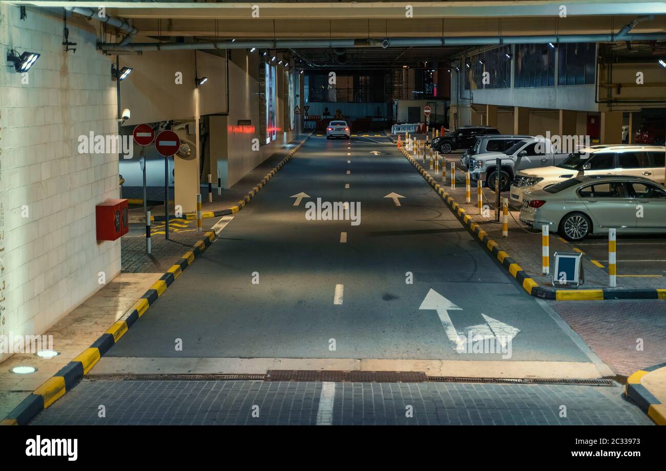 Unterirdische Garage Stockfotos Und Bilder Kaufen Alamy