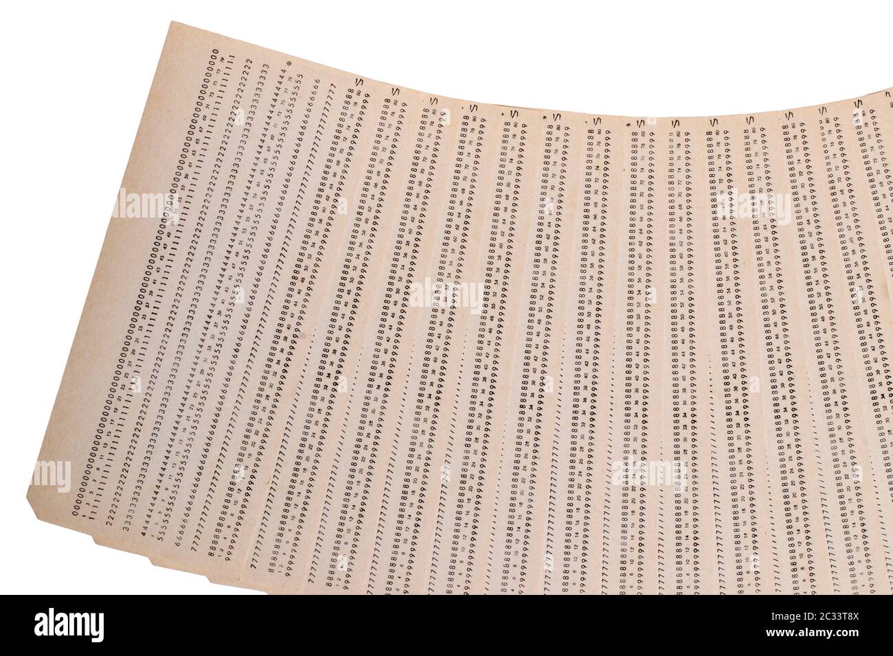 Lochkarten. Nahaufnahme von einem Stapel von nicht verwendeten Vintage Computer Lochkarten auf einem weißen Hintergrund. Technologie in den sechziger und siebziger Jahren für dat Stockfoto