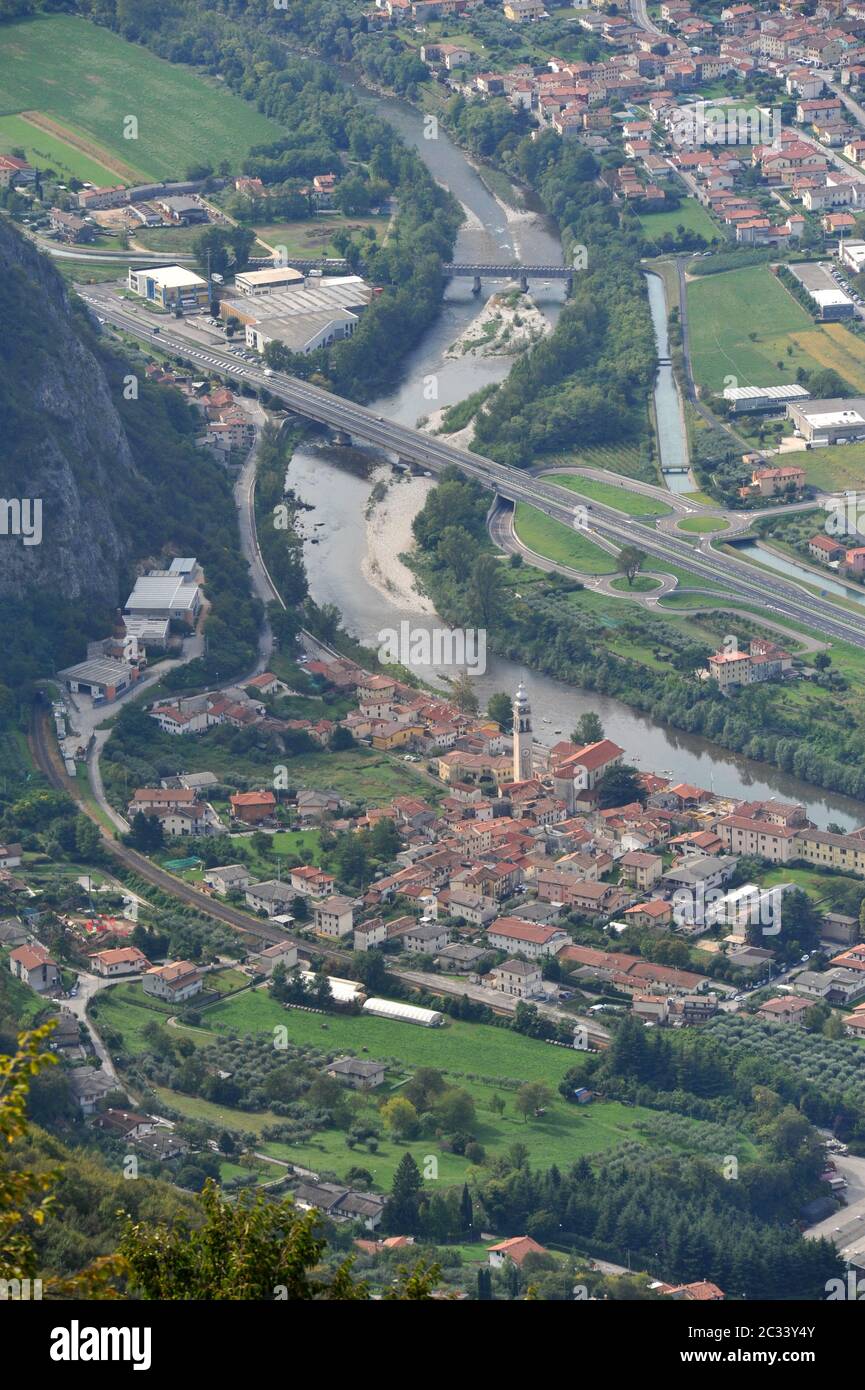 Solagna von Monte Grappa in Italien aus gesehen Stockfoto