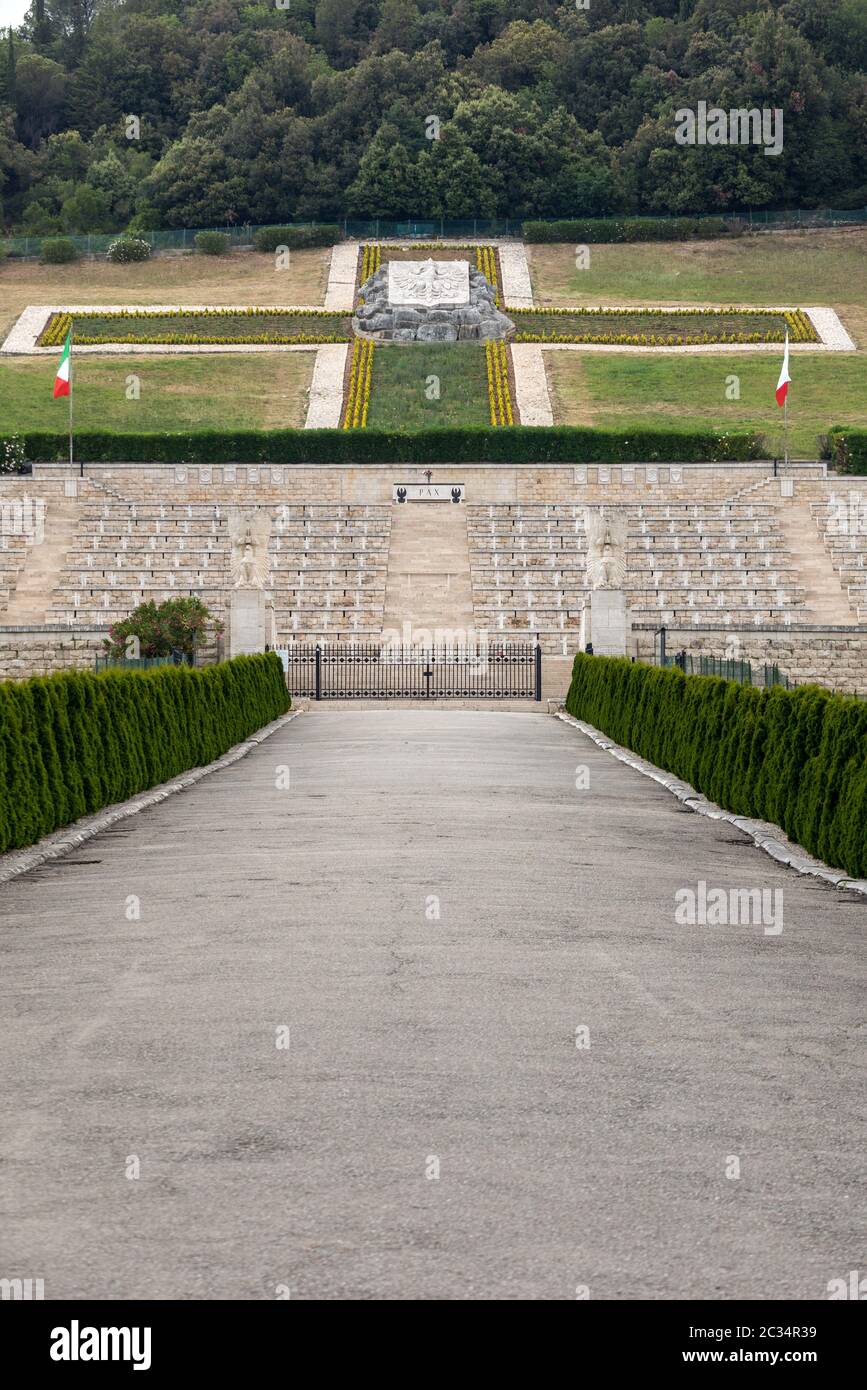 Montecassino, Italien, 17. Juni 2017: polnischen Soldatenfriedhof am Monte Cassino - eine Nekropole von polnischen Soldaten, die in der Schlacht von Monte Cassino fr gestorben Stockfoto