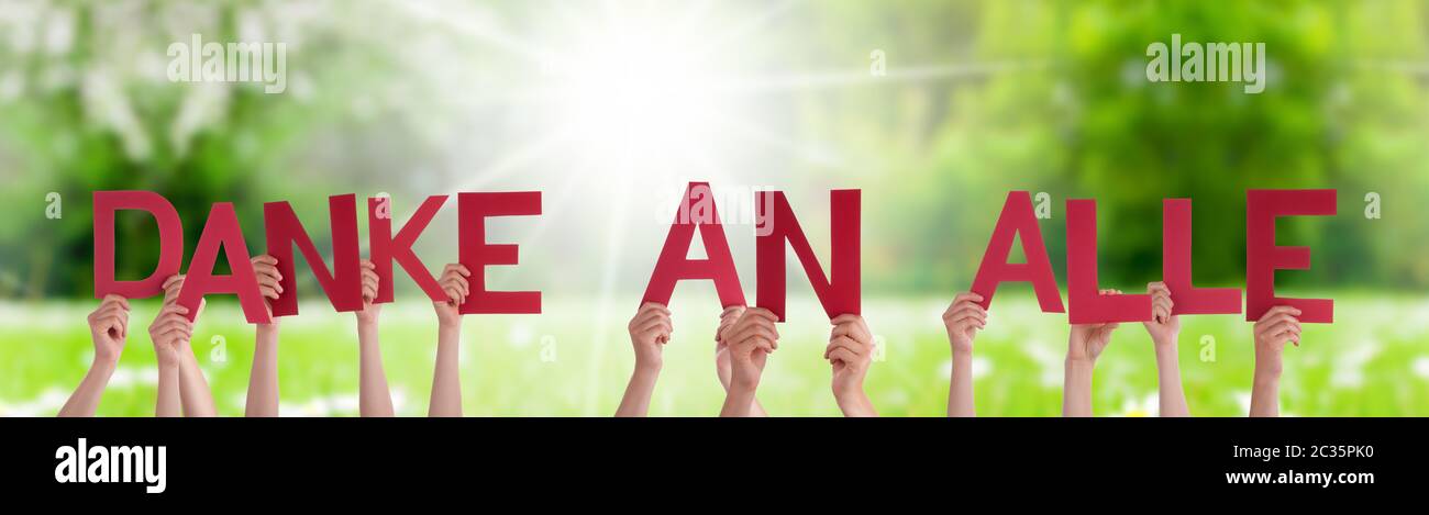 "People Hands Holding Bunt German Word Danke An Alle" Bedeutet "Vielen