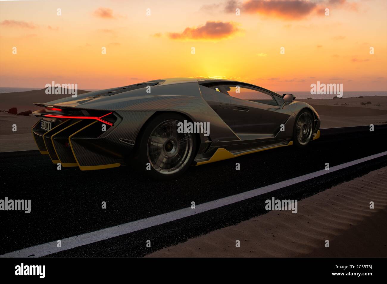 Lamborghini Centenario Fahren auf einer Wüstenstraße Stockfoto