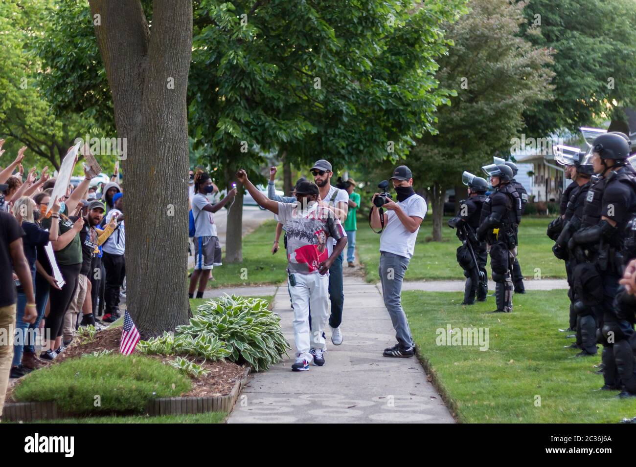 Großer Protest gegen Polizeibrutalität und Rassismus; für Polizeireform und Gerechtigkeit für George Floyd, Elijah McClain, Breonna Taylor, Ahmaud Arbery, etc. Stockfoto