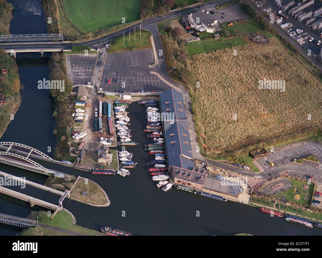 Eine Luftaufnahme von Stanley Ferry Aquädukt und Marina, Wakefield, West Yorkshire, Nordengland, Großbritannien, im Jahr 1996 Stockfoto