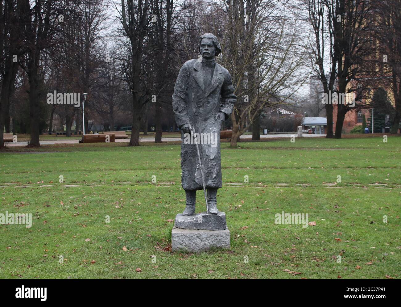 Denkmal Maxim Gorki im Skulpturenpark auf der Insel Kant, Kaliningrad, Russland. Foto von Dezember 2019. Stockfoto