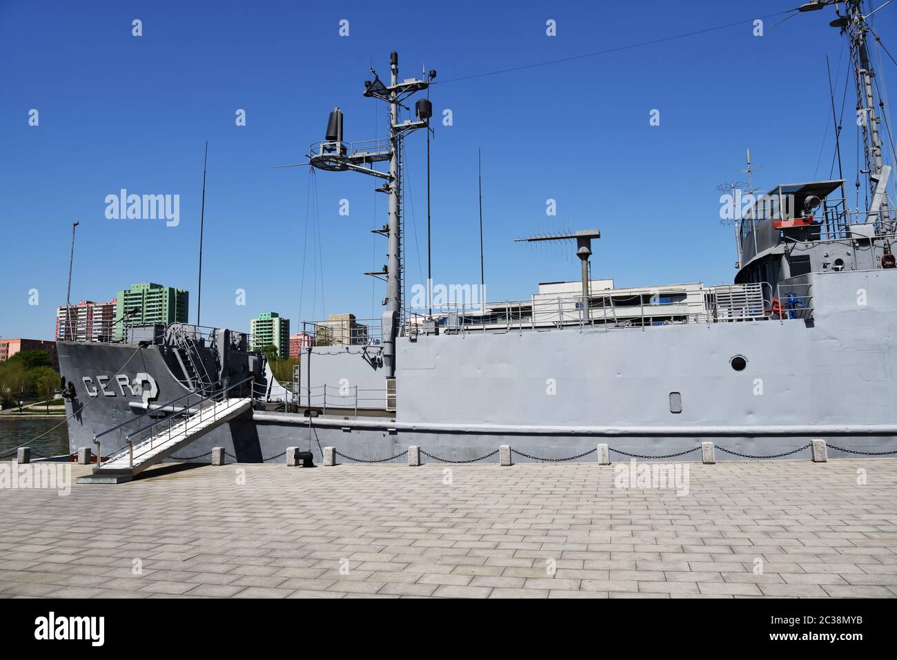 Pjöngjang, Nordkorea - 2. Mai 2019: Das amerikanische Kriegsschiff Pueblo wurde 1968 von der nordkoreanischen Armee erobert. Alte amerikanische Marine Schiff, dass jetzt in Sieg mu Stockfoto