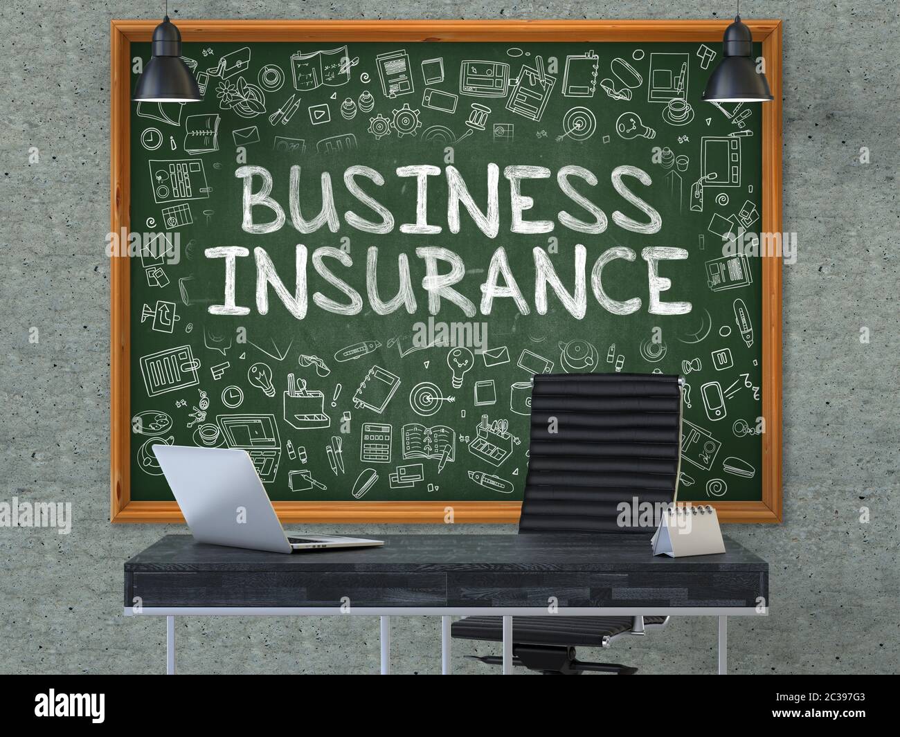 Business Insurance Konzept handschriftlich auf Green Chalkboard mit Doodle Icons. Bürogebäude mit modernem Arbeitsplatz. Grauer Betonwand Hintergrund. 3D Stockfoto