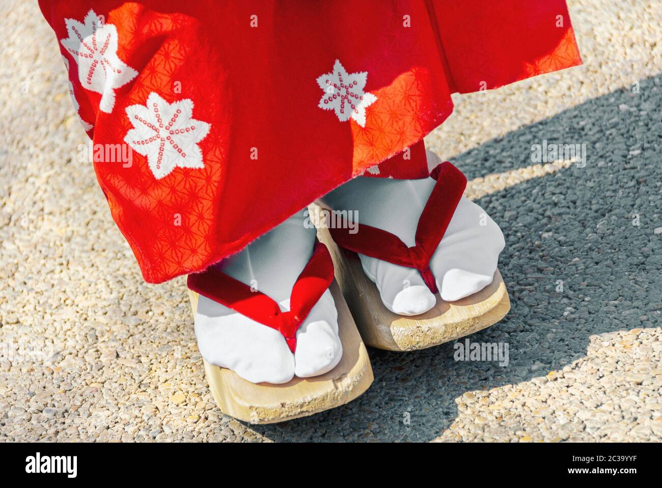 Holz Clogs, traditionelle Japanische geisha Geisha Schuhe in Japan  Stockfotografie - Alamy