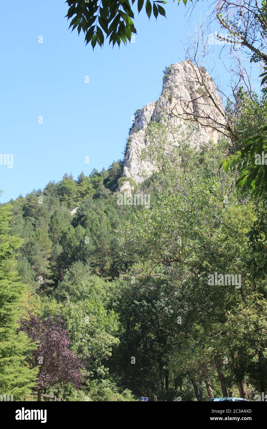 Pi de les Tres Branques und Pre-Pyrenees Stockfoto