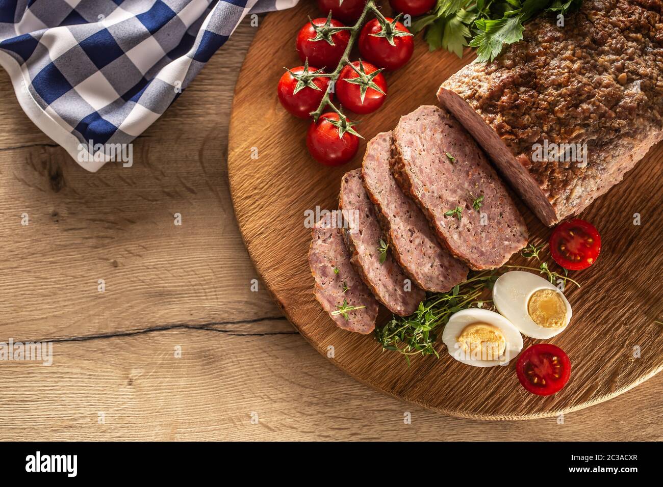 Hackbraten tomate -Fotos und -Bildmaterial in hoher Auflösung – Alamy