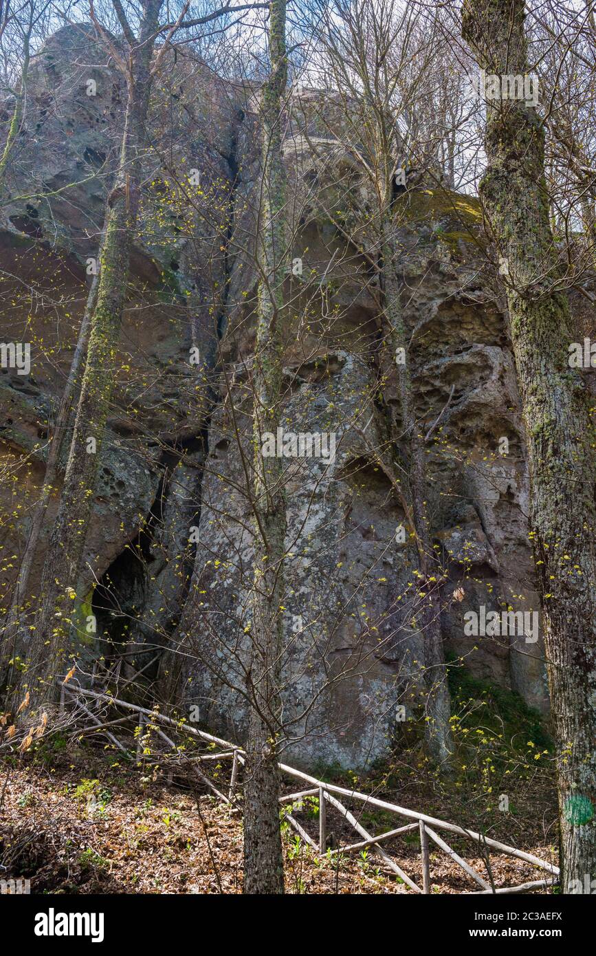 Big Rock auf Amiata Berg, Toskana, Italien Stockfoto