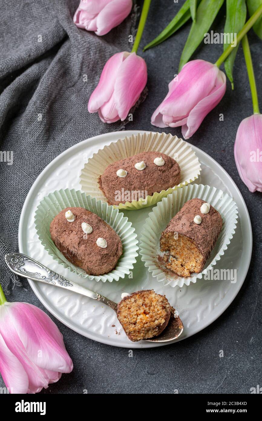 Kartoffelkuchen. Traditionelles russisches Dessert. Stockfoto