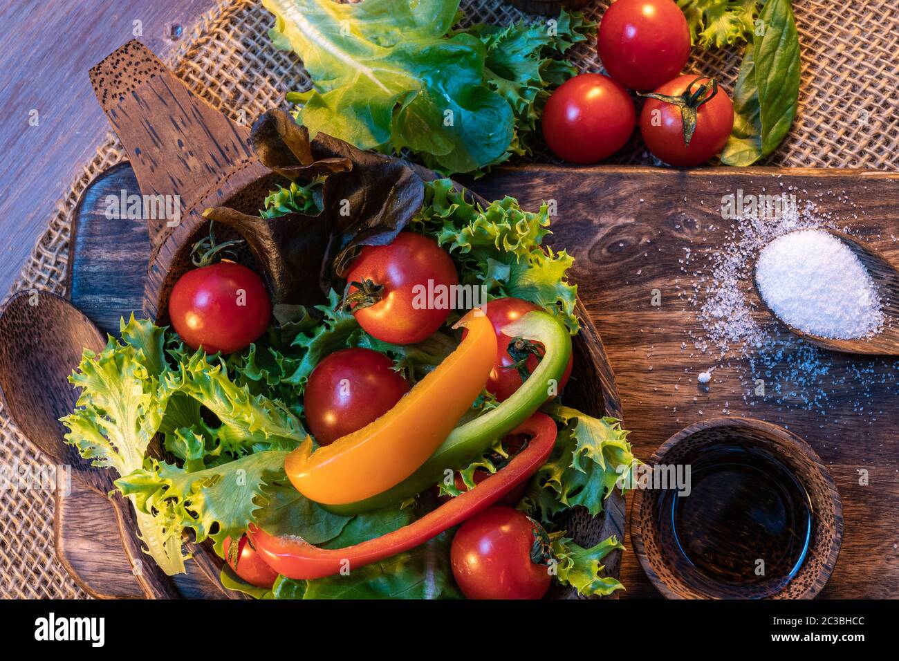 Frisches Gemüse für natürlichen und nahrhaften Salat Stockfoto