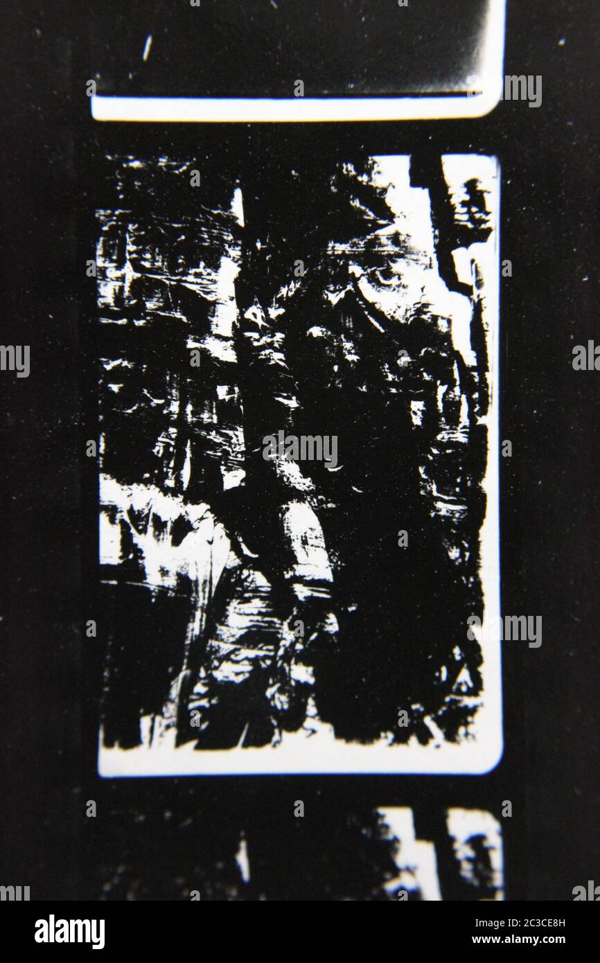 Feine 70er Jahre Vintage Kontaktdruck schwarz-weiß extreme Fotografie des reinen Denkens transzendiert in Abstraktion. Stockfoto