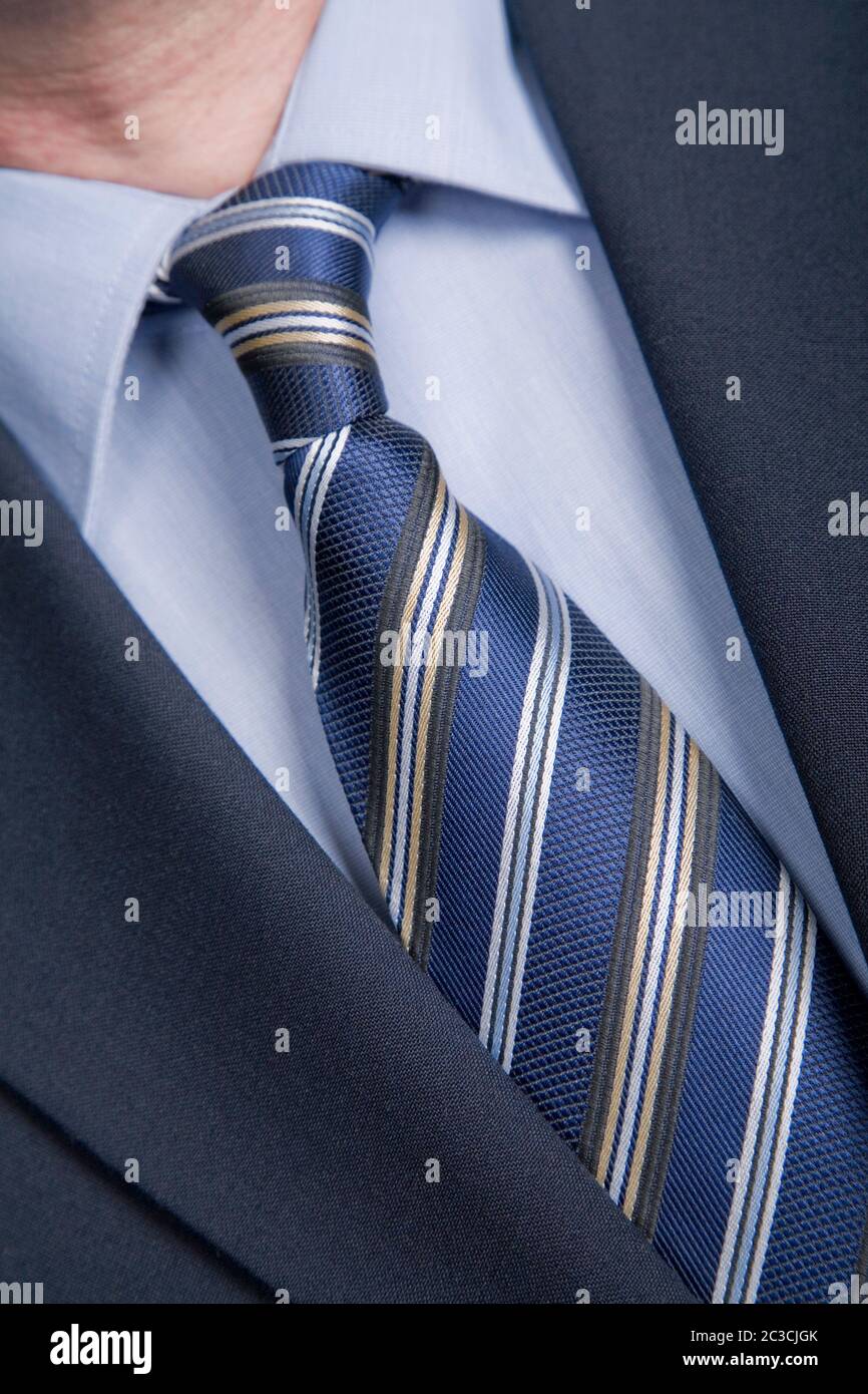 Geschäftsmann, Detail, Nahaufnahme der Jacket Men Shirt mit blauem Kabelbinder Stockfoto