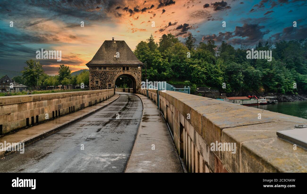 Towerroom mit Pflastersteinen am Edersee in Hessen Deutschland Stockfoto