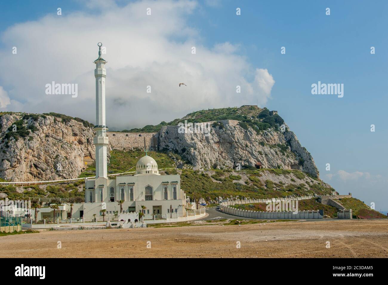 Die Ibrahim-al-Ibrahim-Moschee, auch bekannt als König Fahd bin Abdulaziz al-Saud Moschee (König Fahd schenkte sie) oder die Moschee des Kustodians der TW Stockfoto