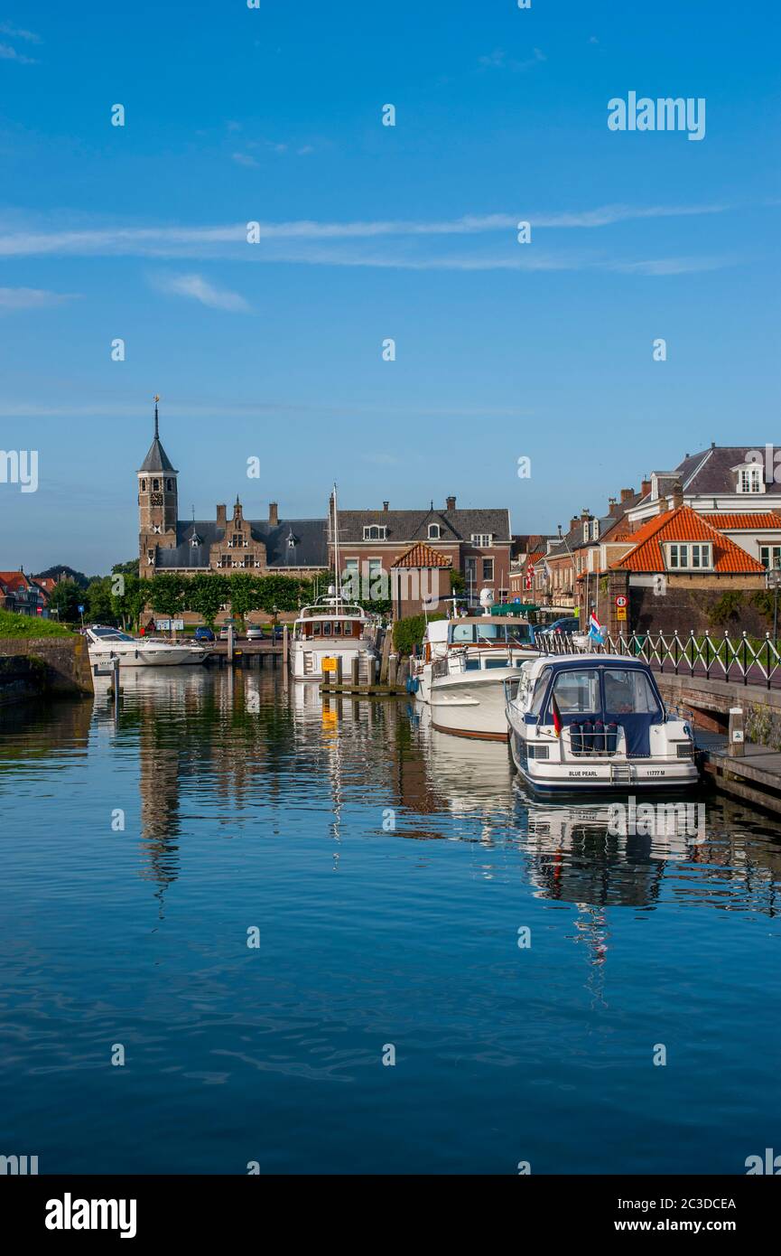 Blick auf Willemstad, eine historische Stadt in der niederländischen Provinz Nordbrabant, Niederlande. Stockfoto