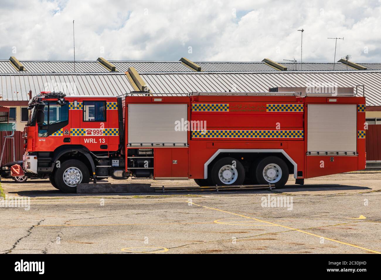 Neue japanische Feuerwehrmaschine der Tutong Feuerwehr (malaiisch: Balai Bomba Tutong) in Pekan Tutong, Brunei Darussalam Stockfoto