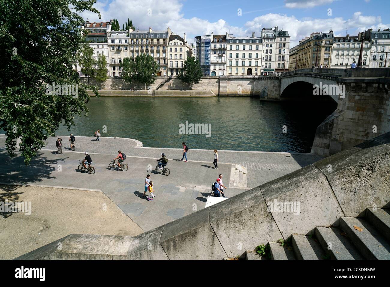 Typische historische Pariser Apartments entlang der seine.Paris.Frankreich Stockfoto