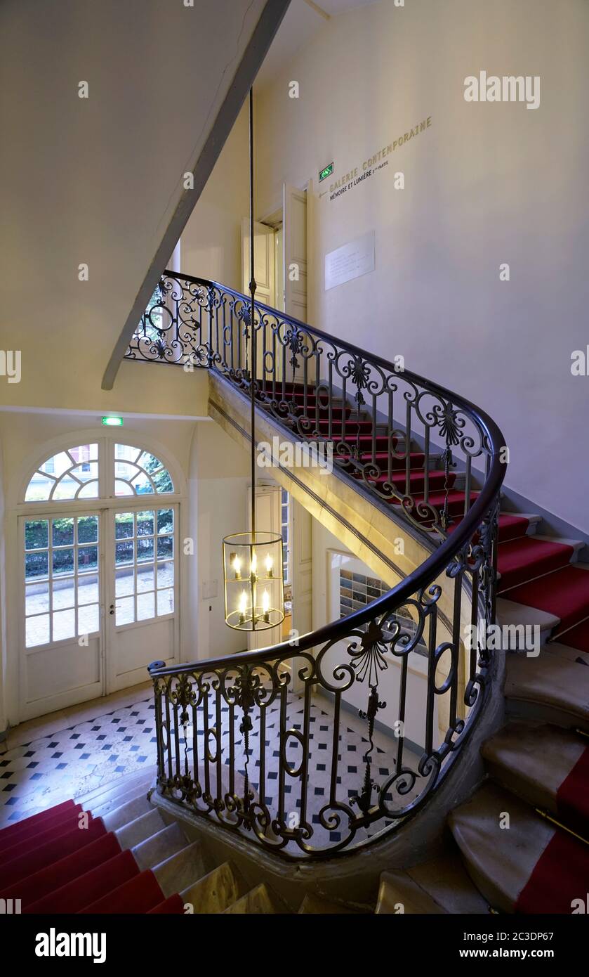 Die wichtigsten Treppen des Hotels Henault de Cantobre aus dem 18. Jahrhundert, in dem sich das Maison européenne de la Photographie befindet. Paris. Frankreich Stockfoto
