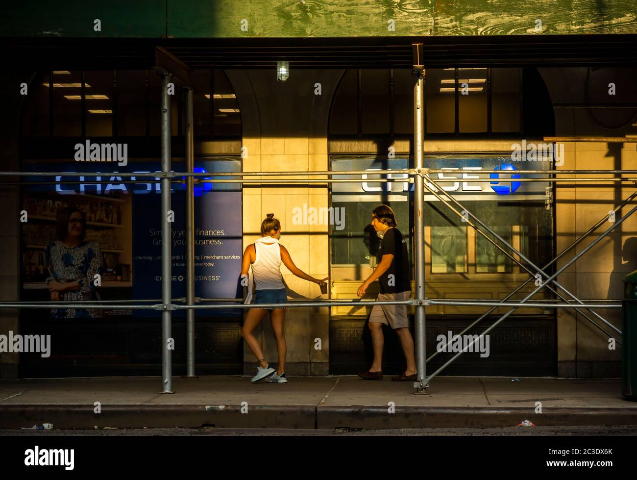 JPMorgan Chase Niederlassung in Chelsea in New York am Donnerstag, 11. Juni 2020 während der COVID-19 Pandemie. (© Richard B. Levine) Stockfoto