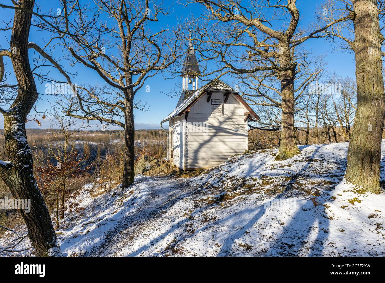 Köthener Hütte im Selketal Winterwald Wanderziel im Harz Stamping Point Harzer Wandernadel Stockfoto