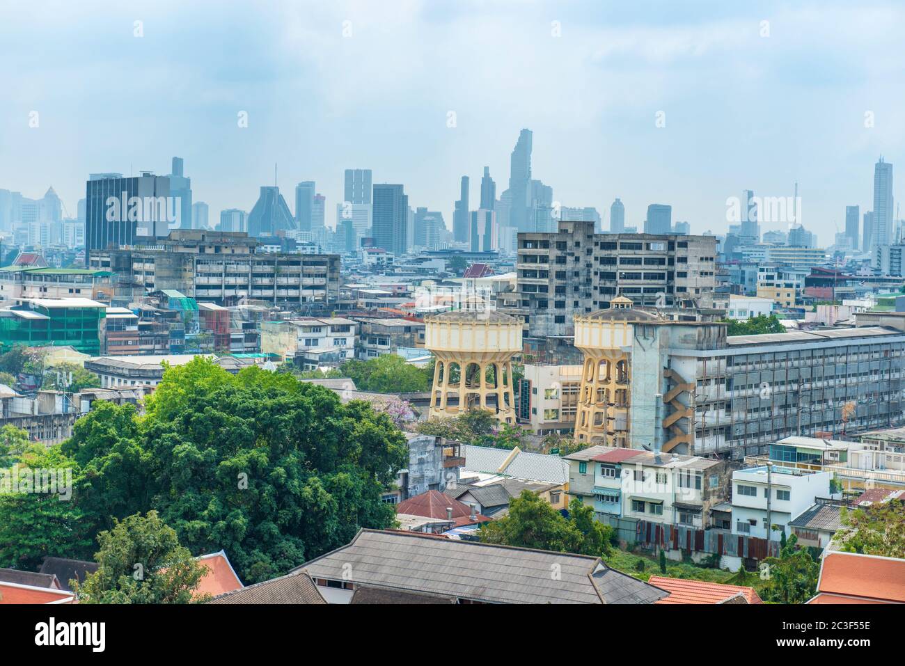 Blick auf die Stadt Bangkok mit Wolkenkratzern auf der Skyline Stockfoto
