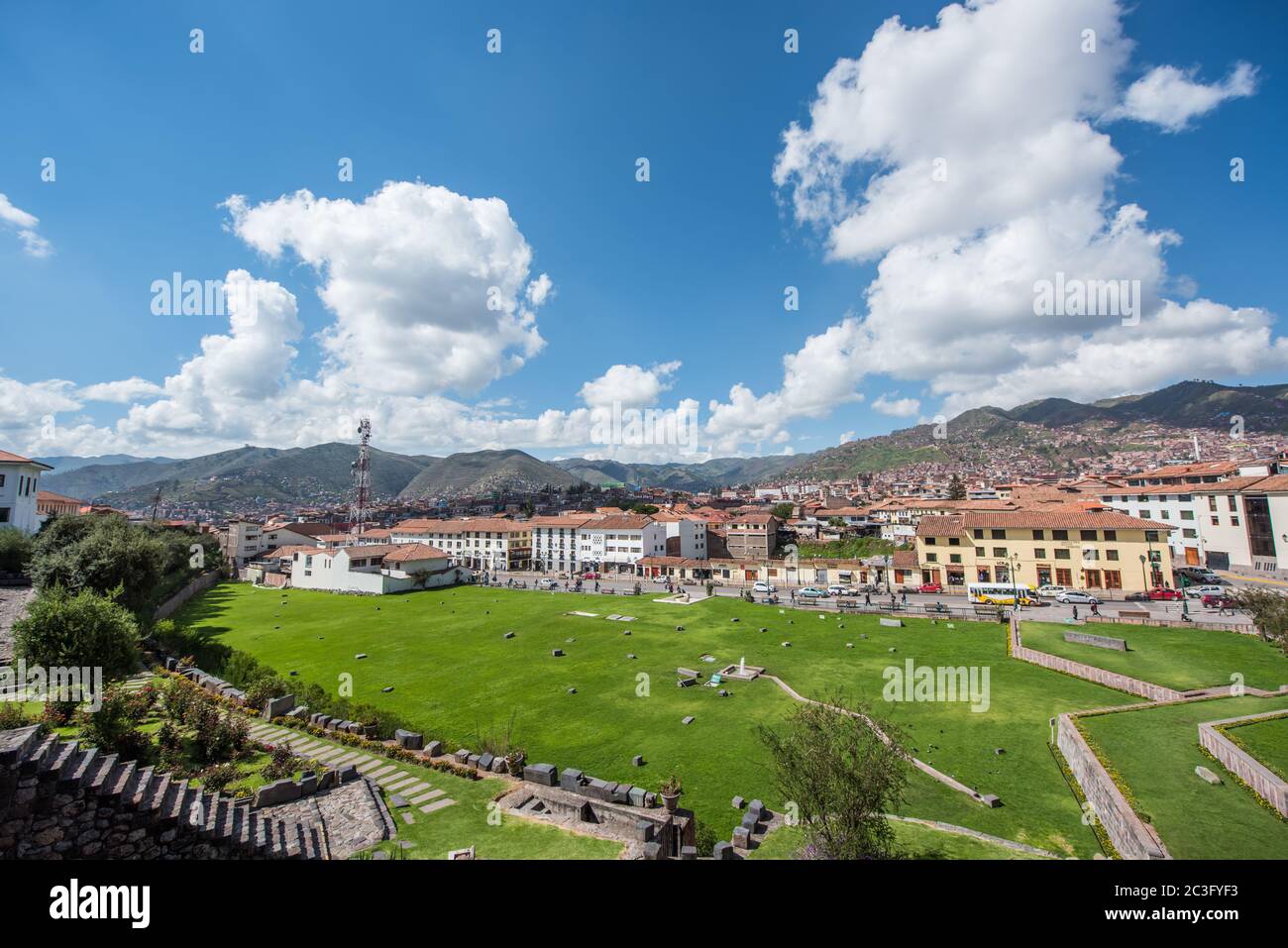 Stadtbild der Altstadt von Cusco vom Incan Sun Tempel Coricancha, Cusco aus gesehen. Stockfoto