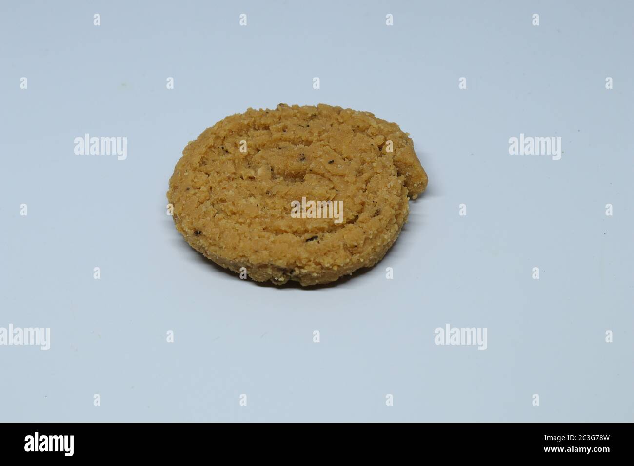 Indische Straßengerichte Murukulu oder geröstete Gram Dal Mehl fritters Stockfoto