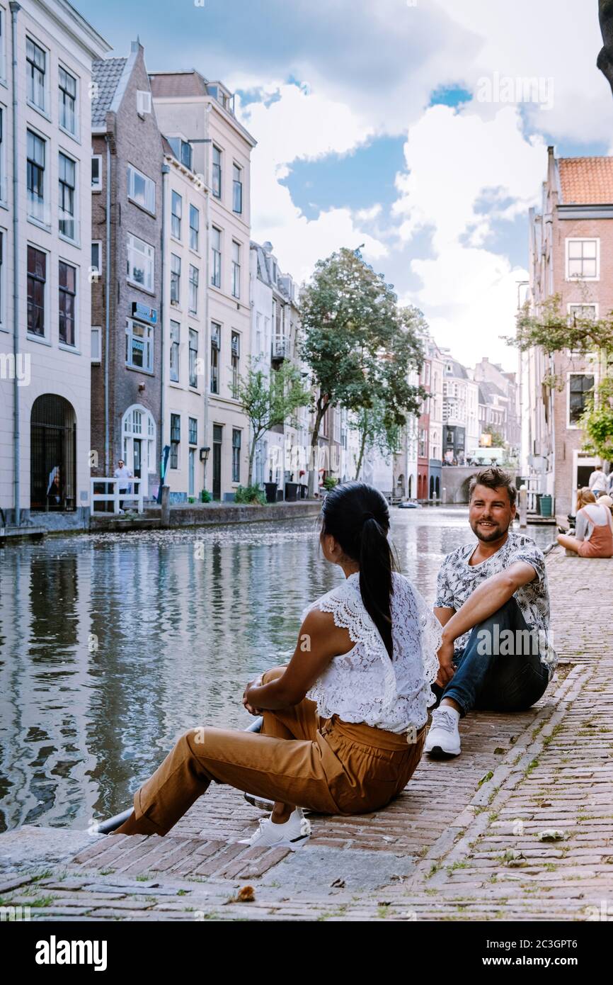 Utrecht zentrale historische Kanäle, Menschen auf Stadtreise in Utrecht Niederlande Stockfoto