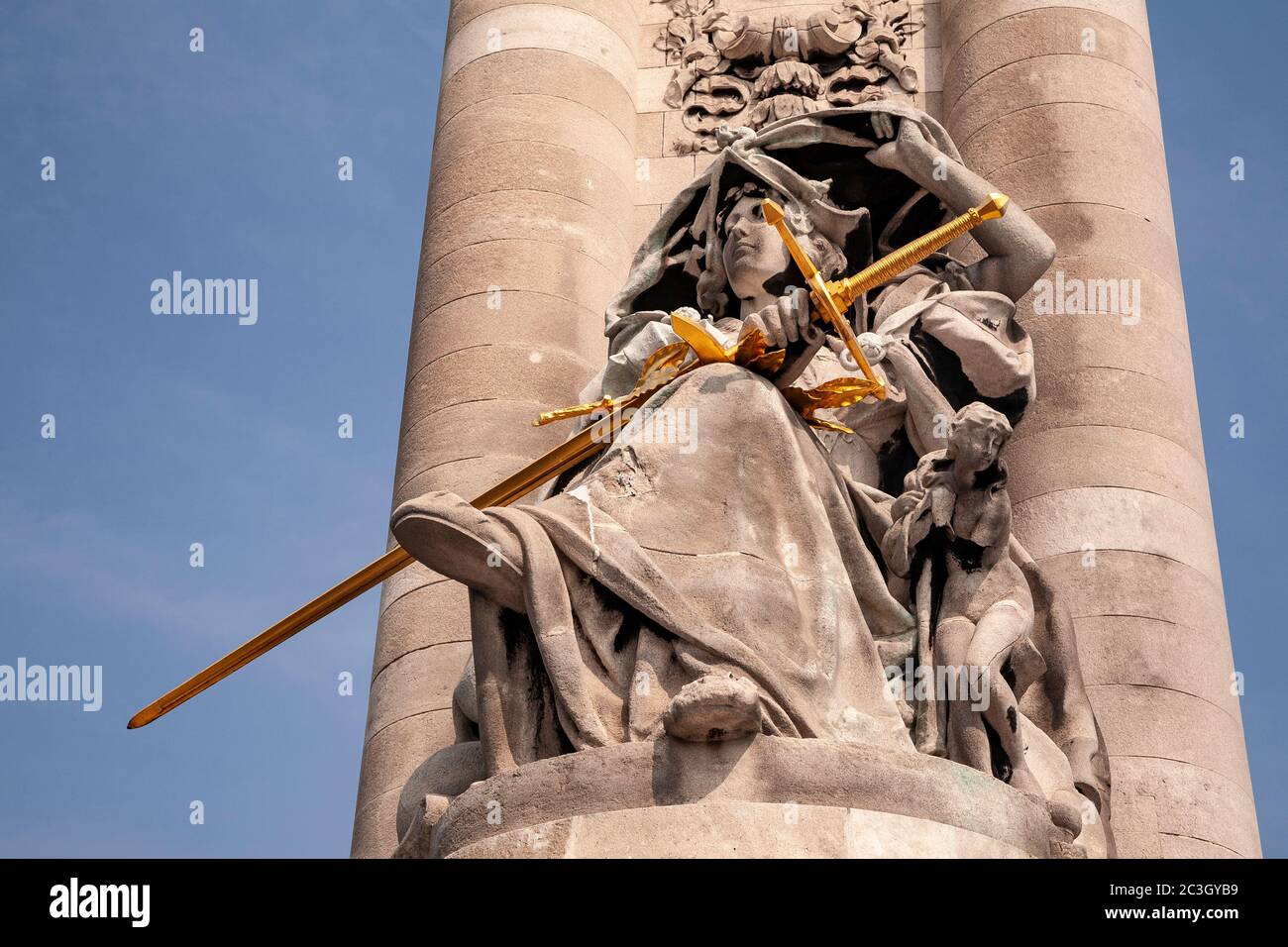 Statue auf Pont Alexandre III, Paris, Frankreich Stockfoto