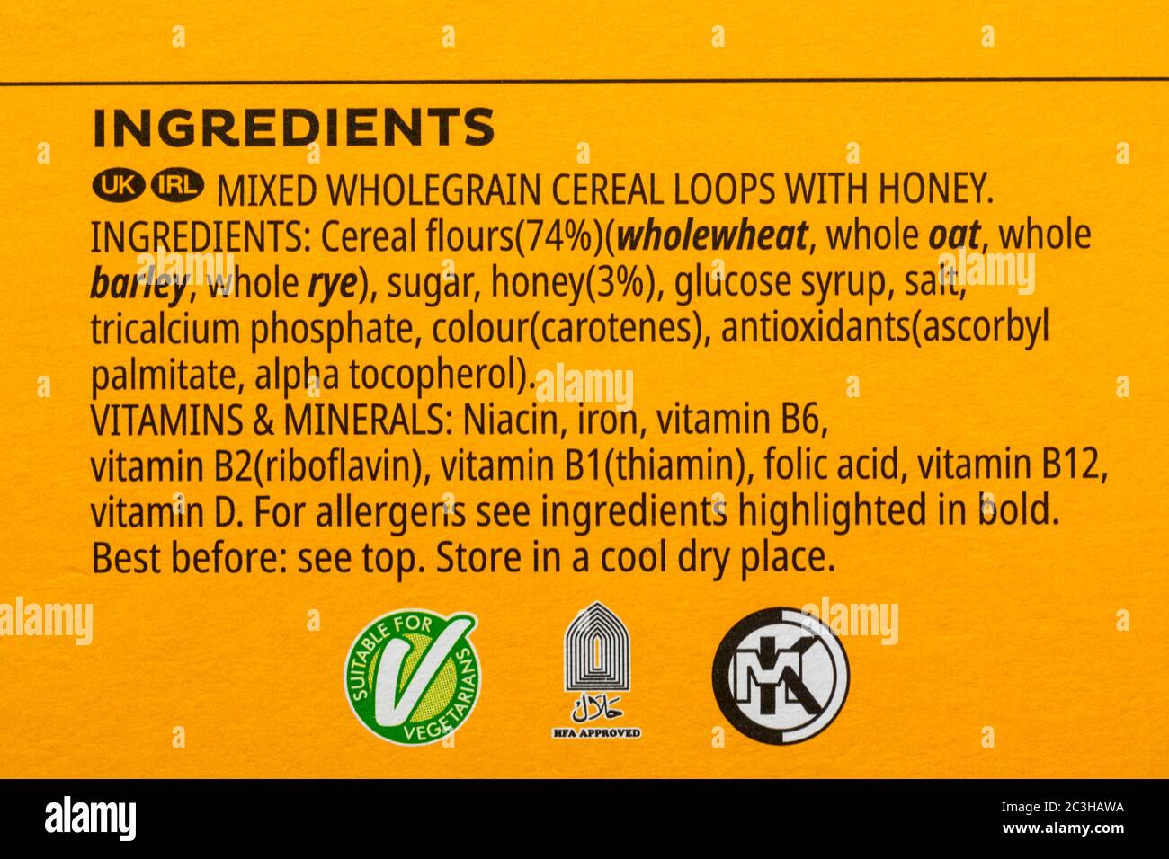 Zutaten Liste auf der Schachtel mit Getreide, Box von Kelloggs Honey Loops, Honey Bsss Loops - Zutatenliste Lebensmittel Stockfoto